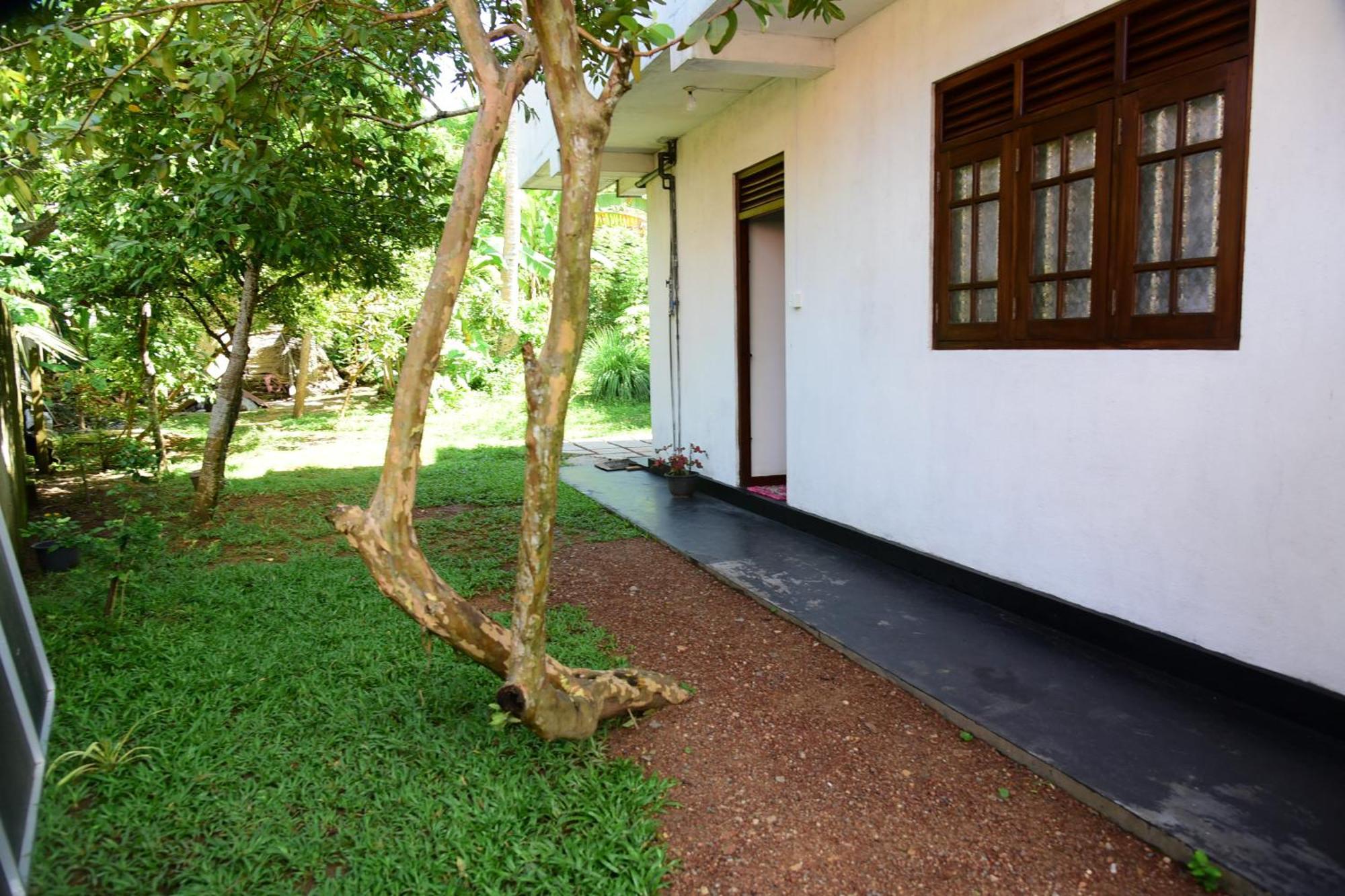 Sun Ground Villa Hikkaduwa Esterno foto